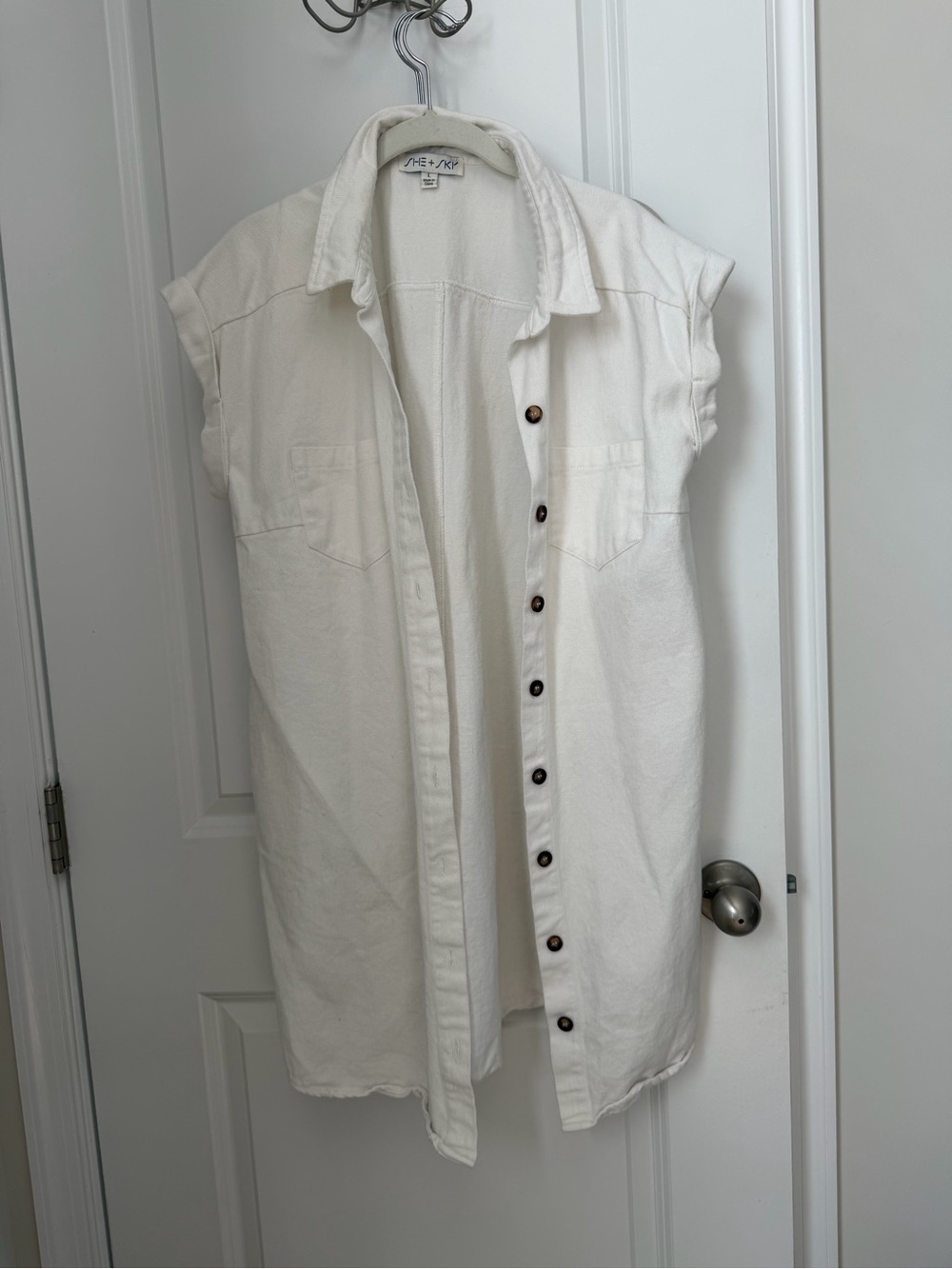 She + Sky Ivory Short-Sleeve Button-Down Casual Shirt